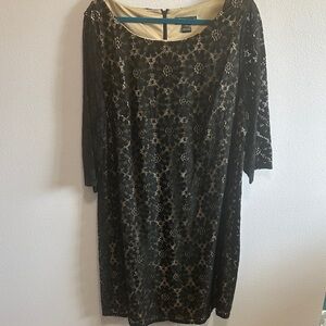 Jessica Howard Black Lace Overlay Midi Dress with Cream Lining